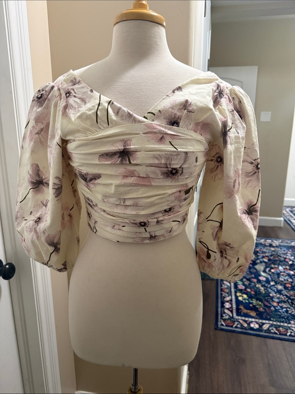 Express Floral Puff-Sleeve Cropped Wrap Top - Cream and Pink